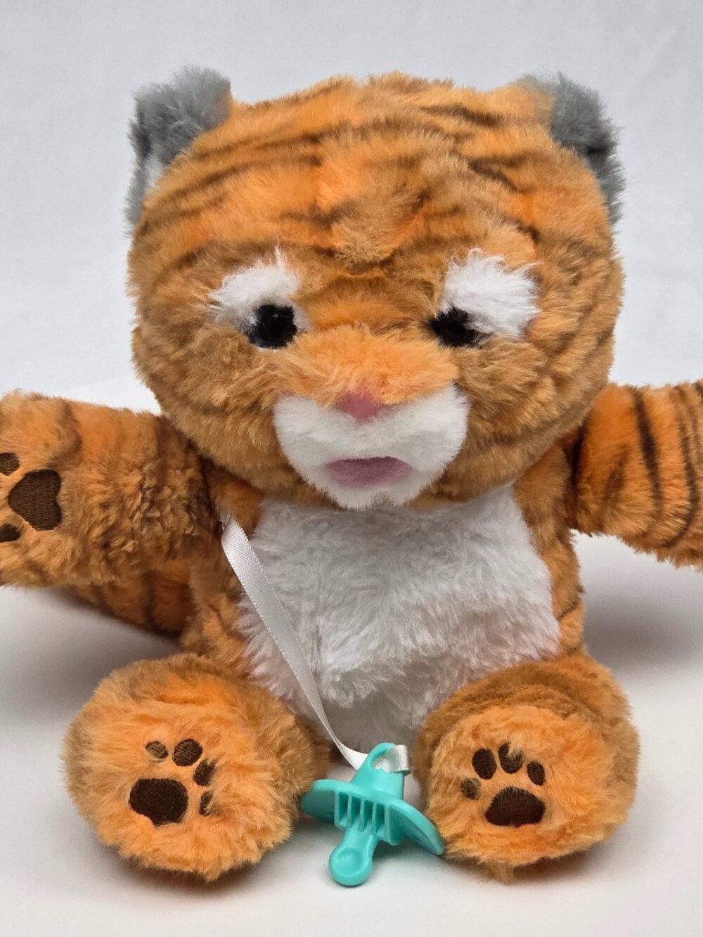 Little Live Pets Cozy Dozys Jungle Series Java the Tiger With Pacifier Works